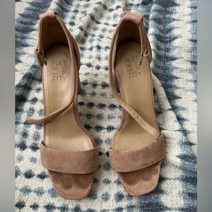 Naturalizer suede sandals